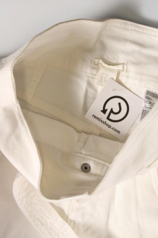 Дамски къс панталон H&M, Размер M, Цвят Бял, Цена 7,82 лв.