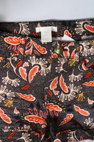 Γυναικείο κοντό παντελόνι H&M, Μέγεθος XS, Χρώμα Πολύχρωμο, Τιμή 8,00 €