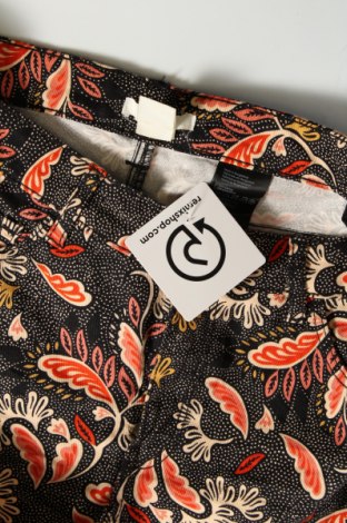Дамски къс панталон H&M, Размер S, Цвят Многоцветен, Цена 9,60 лв.