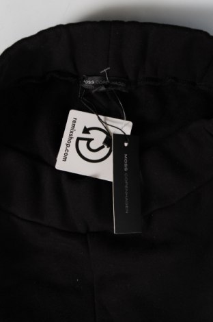 Дамски къс панталон Moss Copenhagen, Размер S, Цвят Черен, Цена 38,50 лв.