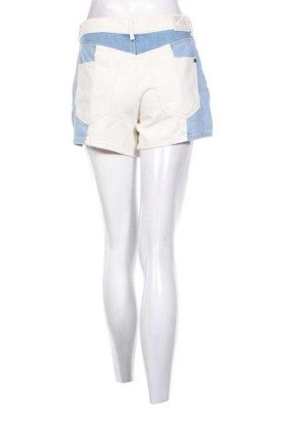 Дамски къс панталон Pepe Jeans, Размер S, Цвят Многоцветен, Цена 101,00 лв.