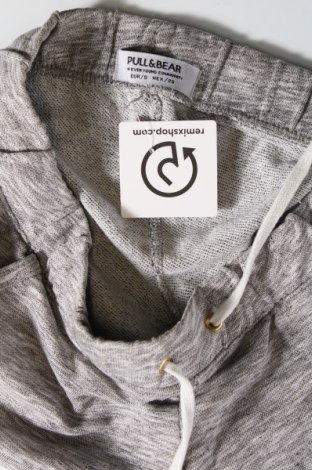 Damen Shorts Pull&Bear, Größe S, Farbe Grau, Preis 10,00 €