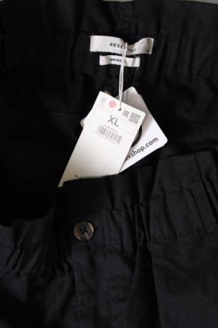 Pantaloni scurți de femei Reserved, Mărime XL, Culoare Negru, Preț 79,08 Lei