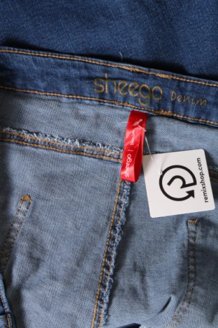 Damen Shorts Sheego, Größe 5XL, Farbe Blau, Preis 15,80 €