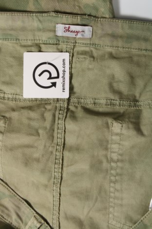 Γυναικείο κοντό παντελόνι Sheego, Μέγεθος 5XL, Χρώμα Πράσινο, Τιμή 14,29 €