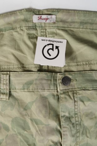 Damen Shorts Sheego, Größe 5XL, Farbe Grün, Preis 14,59 €