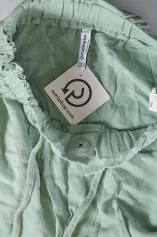 Pantaloni scurți de femei Stradivarius, Mărime XS, Culoare Verde, Preț 49,87 Lei