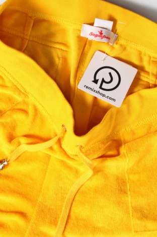 Дамски къс панталон Sugarfree, Размер M, Цвят Жълт, Цена 15,96 лв.