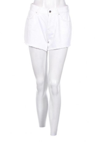 Дамски къс панталон Superdry, Размер M, Цвят Бял, Цена 38,50 лв.