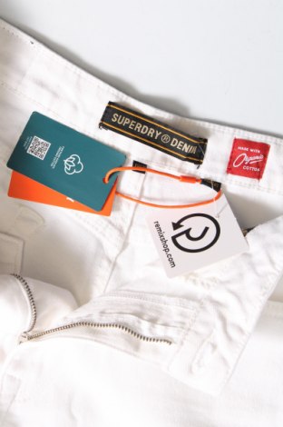 Γυναικείο κοντό παντελόνι Superdry, Μέγεθος M, Χρώμα Λευκό, Τιμή 36,08 €