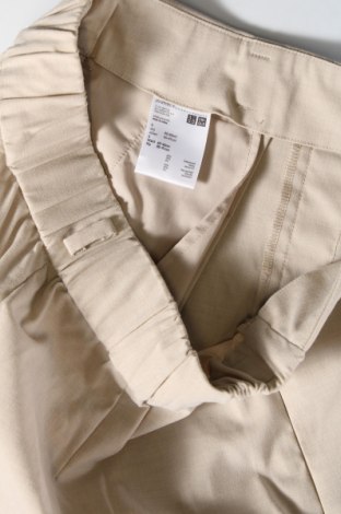 Дамски къс панталон Uniqlo, Размер S, Цвят Бежов, Цена 34,00 лв.