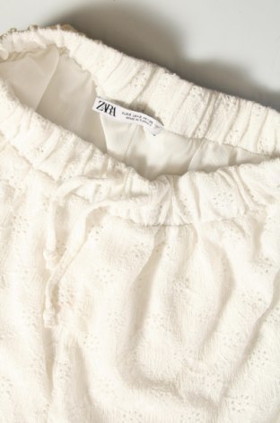 Γυναικείο κοντό παντελόνι Zara, Μέγεθος S, Χρώμα Λευκό, Τιμή 10,00 €