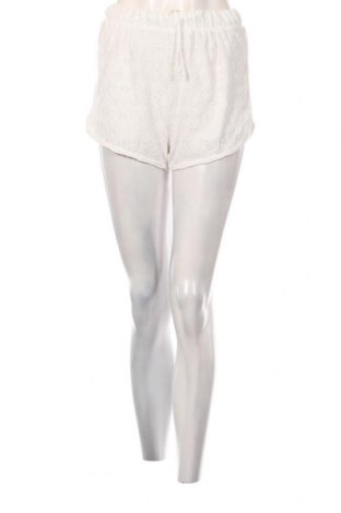 Damen Shorts Zara, Größe S, Farbe Weiß, Preis 6,00 €