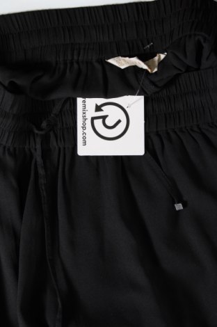 Дамски къс панталон Zara, Размер M, Цвят Черен, Цена 19,55 лв.