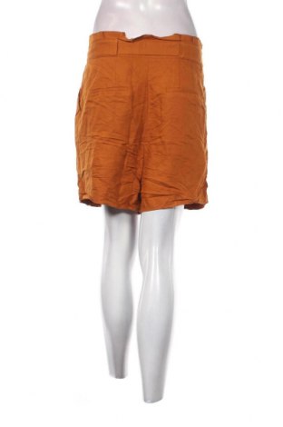 Дамски къс панталон Zero, Размер M, Цвят Оранжев, Цена 46,87 лв.