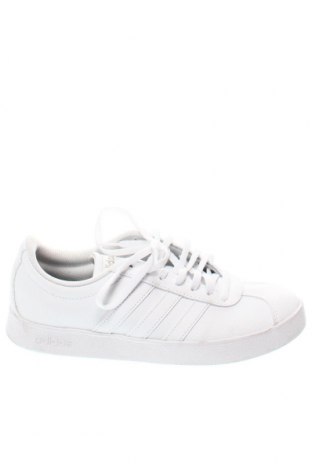 Дамски обувки Adidas, Размер 39, Цвят Бял, Цена 89,00 лв.