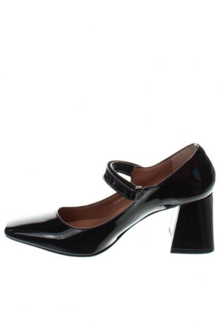 Дамски обувки BOSS, Размер 37, Цвят Черен, Цена 152,95 лв.