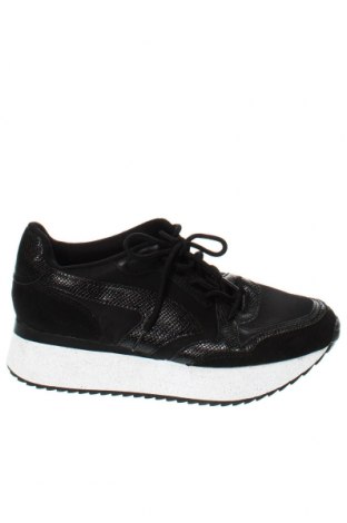 Дамски обувки Bershka, Размер 37, Цвят Черен, Цена 23,40 лв.