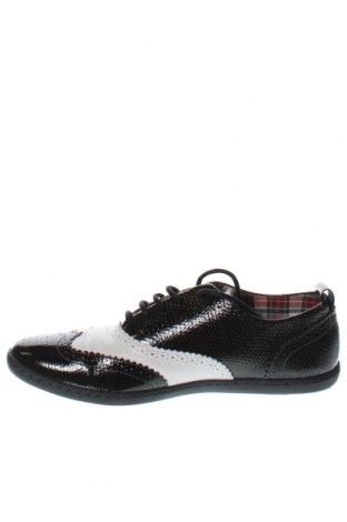 Дамски обувки Fred Perry, Размер 39, Цвят Черен, Цена 60,40 лв.