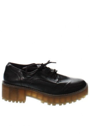 Дамски обувки Monki, Размер 39, Цвят Черен, Цена 37,20 лв.