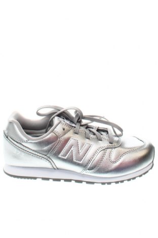 Дамски обувки New Balance, Размер 37, Цвят Сив, Цена 203,00 лв.