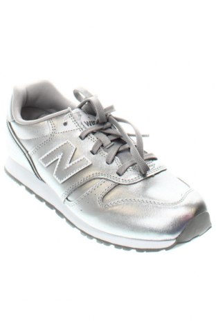 Дамски обувки New Balance, Размер 37, Цвят Сив, Цена 91,35 лв.