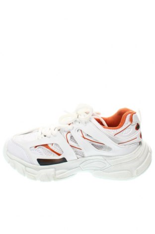 Дамски обувки RunnerBoss, Размер 38, Цвят Бял, Цена 39,00 лв.