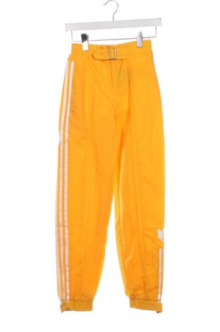 Дамски панталон Adidas Originals, Размер XXS, Цвят Жълт, Цена 49,60 лв.