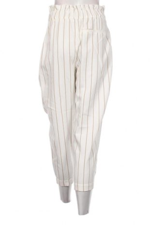 Γυναικείο παντελόνι Bershka, Μέγεθος M, Χρώμα Λευκό, Τιμή 14,83 €