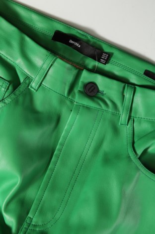 Γυναικείο παντελόνι Bershka, Μέγεθος M, Χρώμα Πράσινο, Τιμή 12,92 €