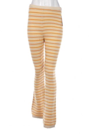 Дамски панталон Billabong, Размер S, Цвят Многоцветен, Цена 37,20 лв.