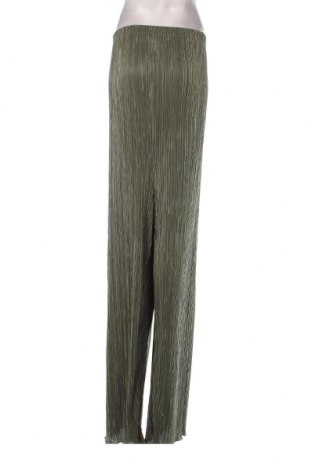 Дамски панталон Boohoo, Размер 4XL, Цвят Зелен, Цена 23,46 лв.