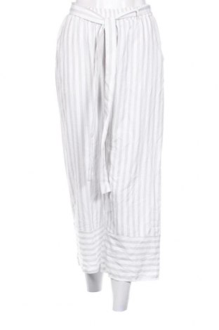 Dámské kalhoty  Boohoo, Velikost S, Barva Vícebarevné, Cena  320,00 Kč