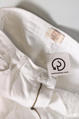 Γυναικείο παντελόνι F&F, Μέγεθος M, Χρώμα Λευκό, Τιμή 8,30 €