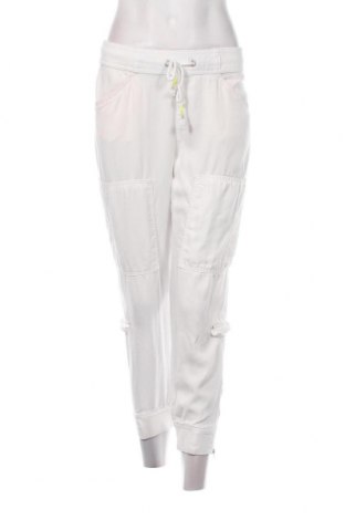 Дамски панталон Freeman T. Porter, Размер M, Цвят Бял, Цена 29,64 лв.