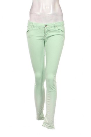 Дамски панталон Guess, Размер M, Цвят Зелен, Цена 39,00 лв.