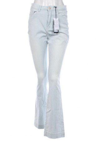 Дамски панталон Guess, Размер M, Цвят Многоцветен, Цена 68,80 лв.