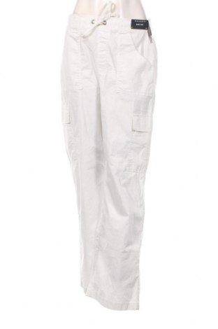 Pantaloni de femei Hollister, Mărime M, Culoare Alb, Preț 146,61 Lei