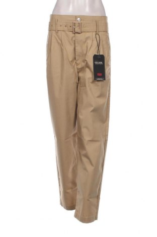 Дамски панталон Levi's, Размер M, Цвят Бежов, Цена 51,48 лв.