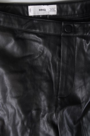 Γυναικείο παντελόνι Mango, Μέγεθος XS, Χρώμα Μαύρο, Τιμή 4,21 €