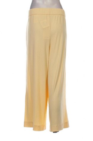 Дамски панталон Monki, Размер L, Цвят Жълт, Цена 19,04 лв.