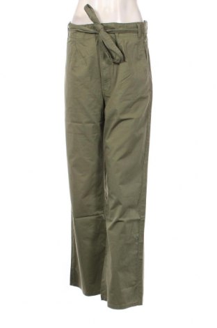 Дамски панталон Pepe Jeans, Размер L, Цвят Зелен, Цена 93,60 лв.