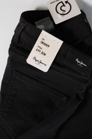 Дамски панталон Pepe Jeans, Размер M, Цвят Черен, Цена 54,60 лв.