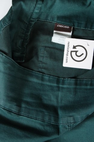 Дамски панталон Pieces, Размер L, Цвят Зелен, Цена 34,38 лв.