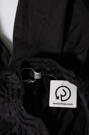 Γυναικείο παντελόνι Pull&Bear, Μέγεθος M, Χρώμα Μαύρο, Τιμή 3,77 €