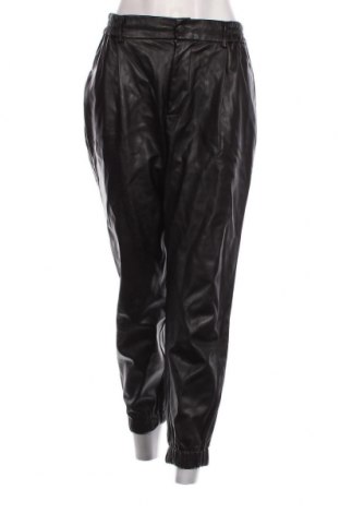 Дамски панталон Pull&Bear, Размер L, Цвят Черен, Цена 15,25 лв.