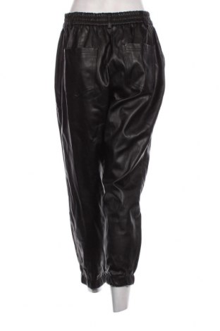 Дамски панталон Pull&Bear, Размер L, Цвят Черен, Цена 17,60 лв.