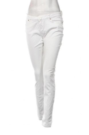 Дамски панталон S.Oliver, Размер M, Цвят Бял, Цена 24,64 лв.