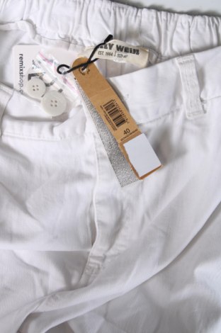 Дамски панталон Tally Weijl, Размер M, Цвят Бял, Цена 20,70 лв.