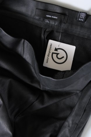 Γυναικείο παντελόνι Vero Moda, Μέγεθος M, Χρώμα Μαύρο, Τιμή 16,70 €